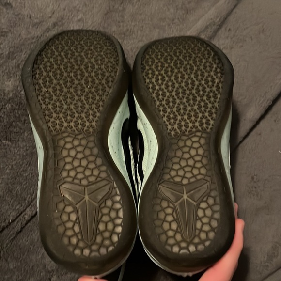 Kobe AD - Picture 5 of 6